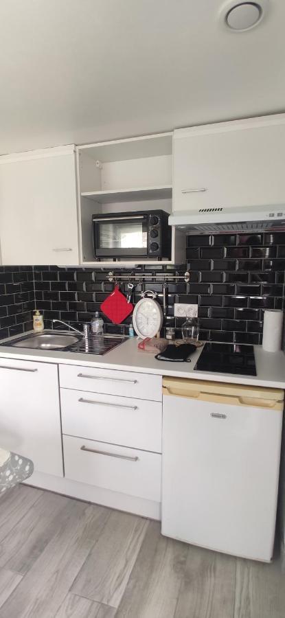 Petit Logement Sur Jardin Apartamento Saint-Herblain Exterior foto